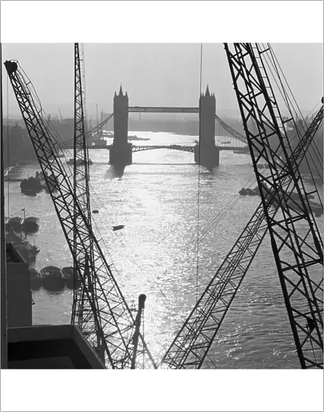 Tower Bridge a076902