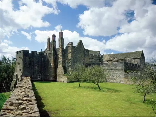 Aydon Castle J860107