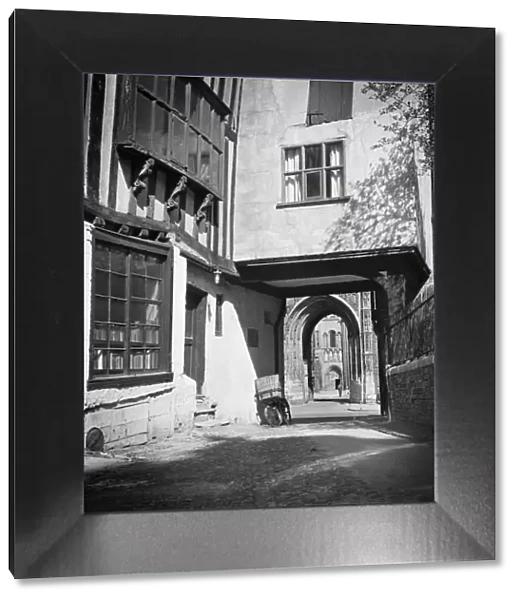 Tombland Alley, Norwich a98_07528