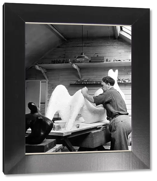 Henry Moore in his studio OP32771