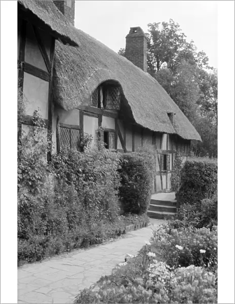 Anne Hathaways Cottage a002209