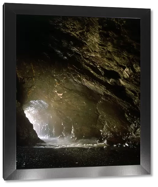 Merlins Cave K900465