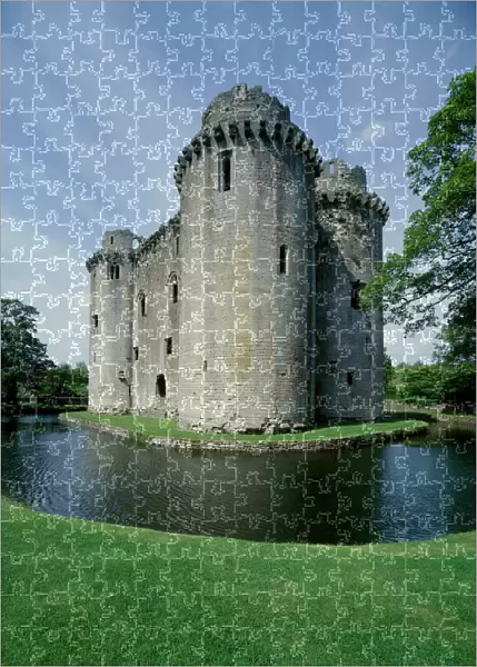 Nunney Castle J020097