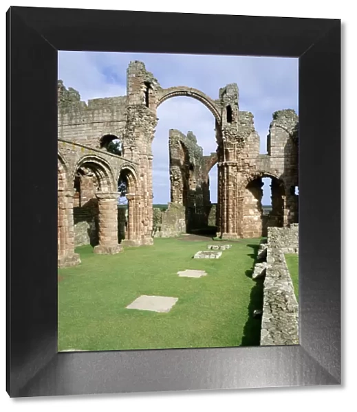Lindisfarne Priory K961401