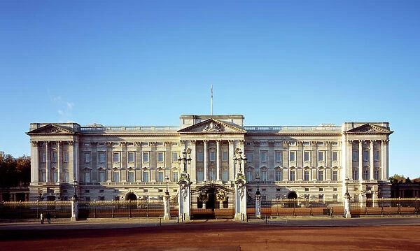 Buckingham Palace J060215
