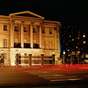 Apsley House Jigsaw Puzzle Collection: Apsley House exteriors