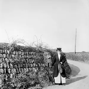 Post Lady, Kerrier, Cornwall, 1901 BB98_01839