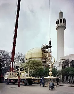 Engineering and Construction Fine Art Print Collection: Building London Central Mosque