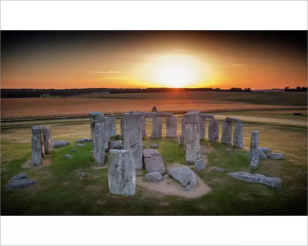 Stonehenge at sunrise N130035