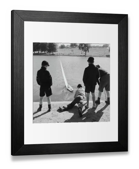 Framed Print : Highgate Ponds, Hampstead Heath a071915