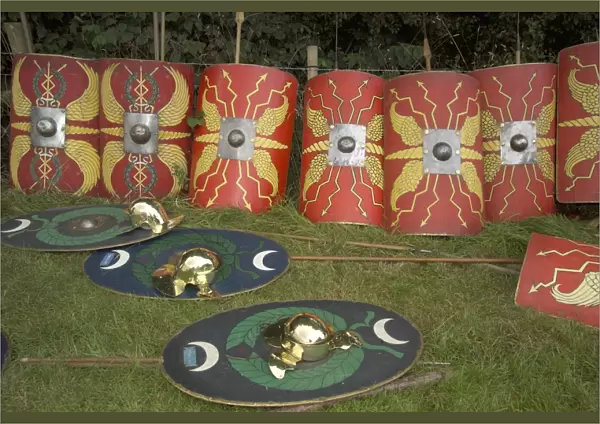 Roman shields N050015