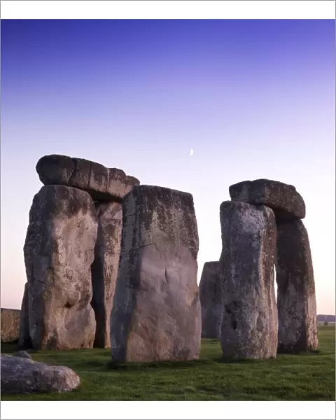Stonehenge N071257