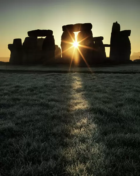Stonehenge at sunrise N120064