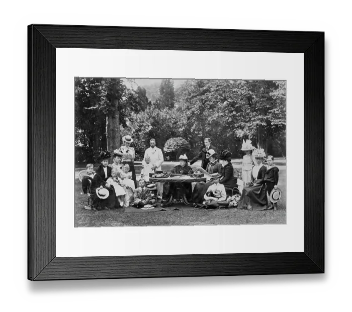 Framed Print : Queen Victoria and family, 1898 M888557
