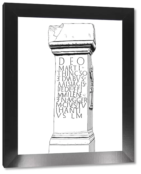 Roman altar stone IC048  /  094