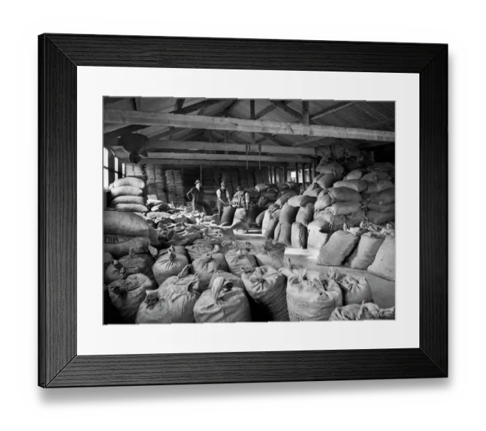 Framed Print : Goods shed, Ulverston CC80_00077