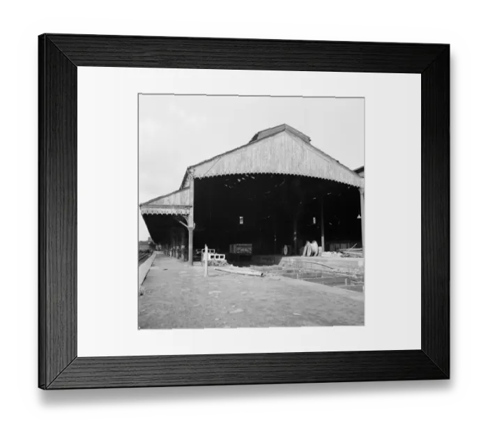 Framed Print : Goods shed, Nottingham a043354