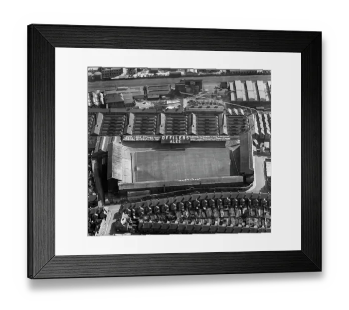 Framed Print : The Baseball Ground EAR017767