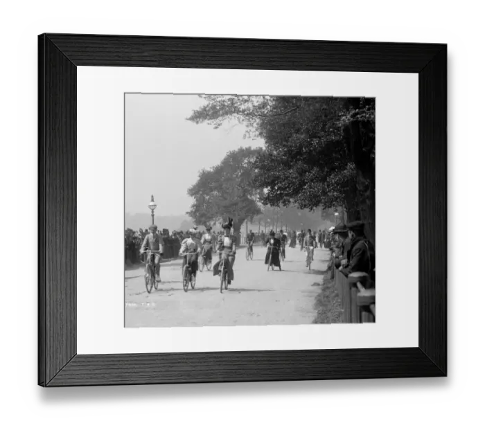 Framed Print : Cycling in Hyde Park CC97_01239 Framed Print : Cycling in Hyde Park CC97_01239