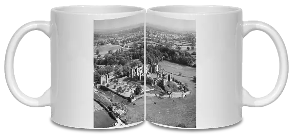 Kenilworth Castle EAR010875