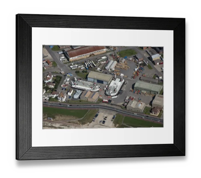 Framed Print : Hovercraft Museum 27563_008