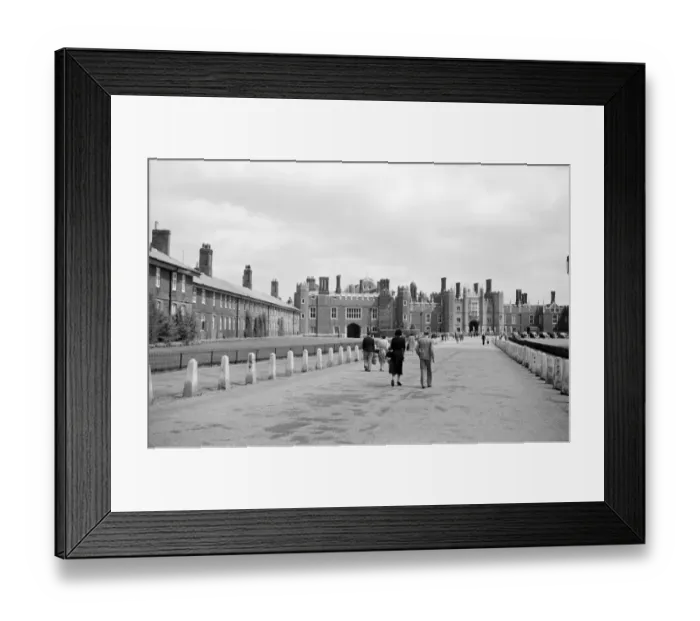 Framed Print : Hampton Court Palace a001949