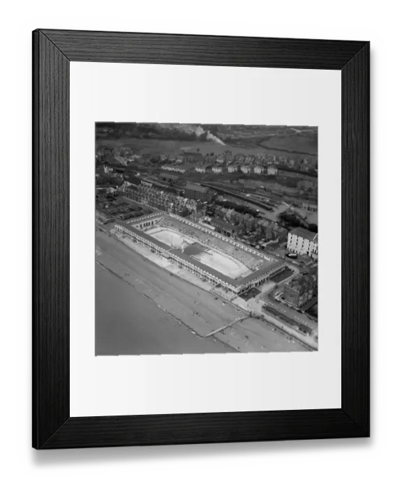 Framed Print : St Leonards Lido EAW103329