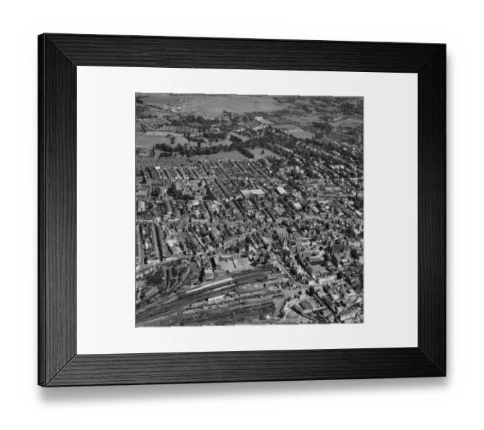 Framed Print : Cheltenham EAW136168