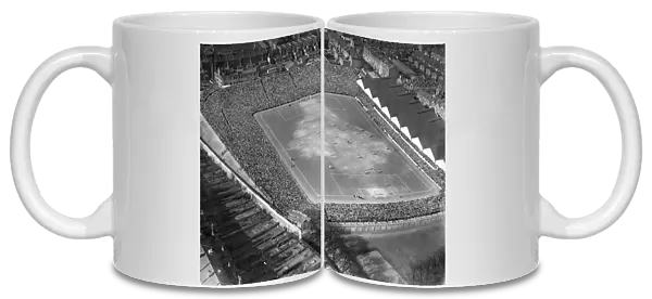 FA Cup semi-final at Highbury in 1929. EPW025838