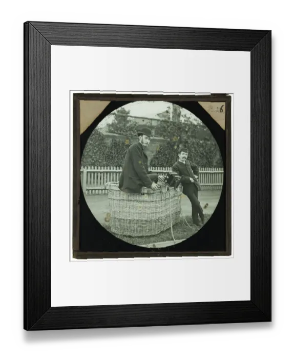 Framed Print : Balloonists CVS01_01_023