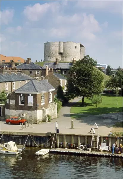 Cliffords Tower J860201
