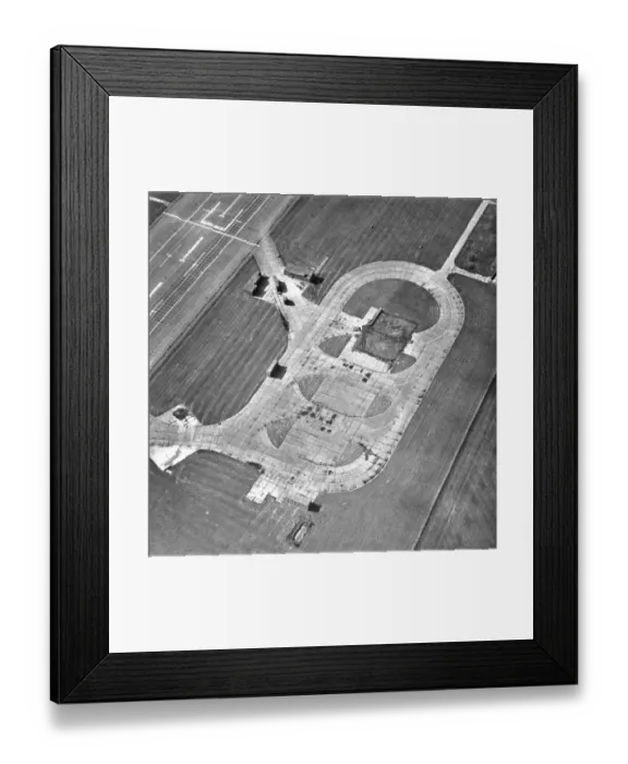 Framed Print : Thurleigh Airfield, Bedford 18945_22