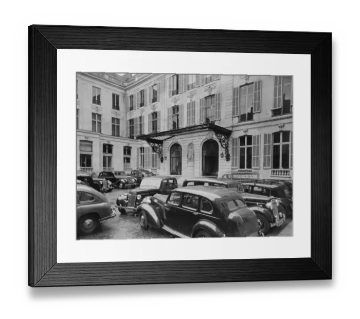 Framed Print : British Embassy in Paris P_D00558_003