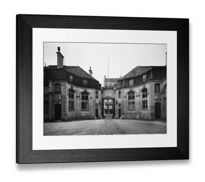 Framed Print : British Embassy in Paris P_D00634_001