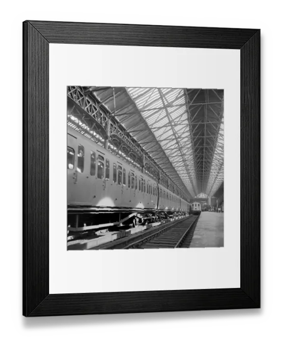 Framed Print : Victoria Station a061899