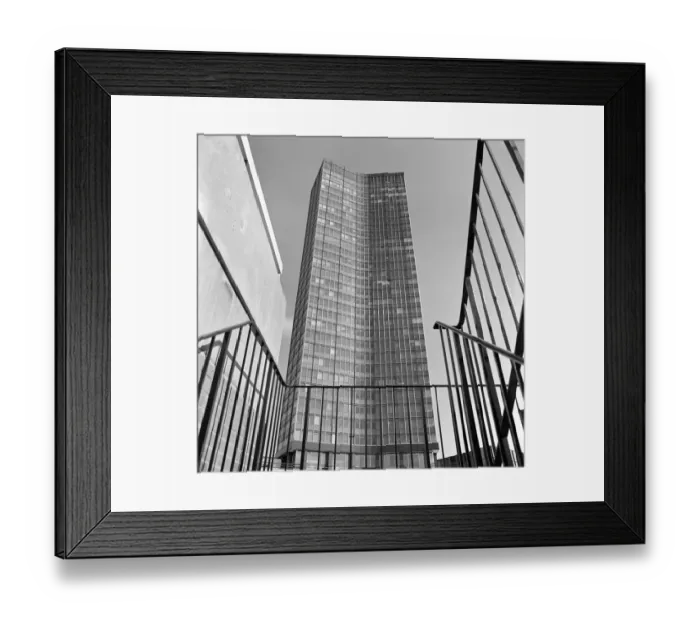 Framed Print : Millbank Tower, London a063243