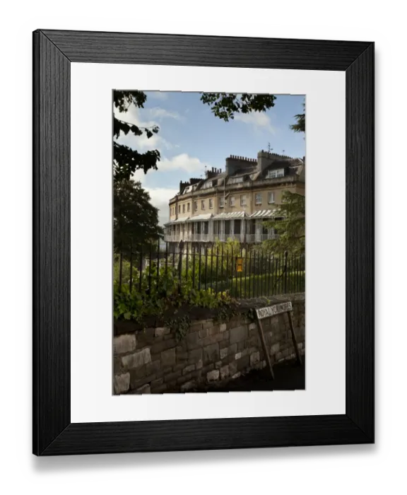 Framed Print : The Paragon DP146953