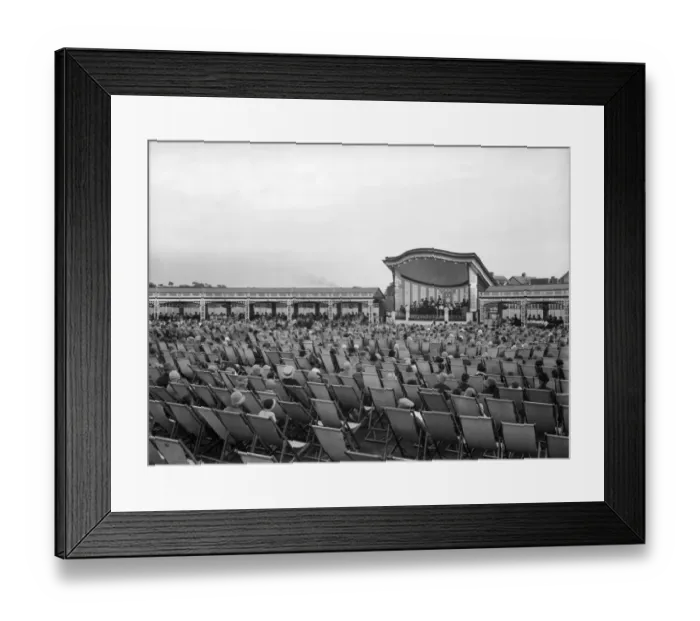 Framed Print : Band performance, Morecambe WSA01_01_07964