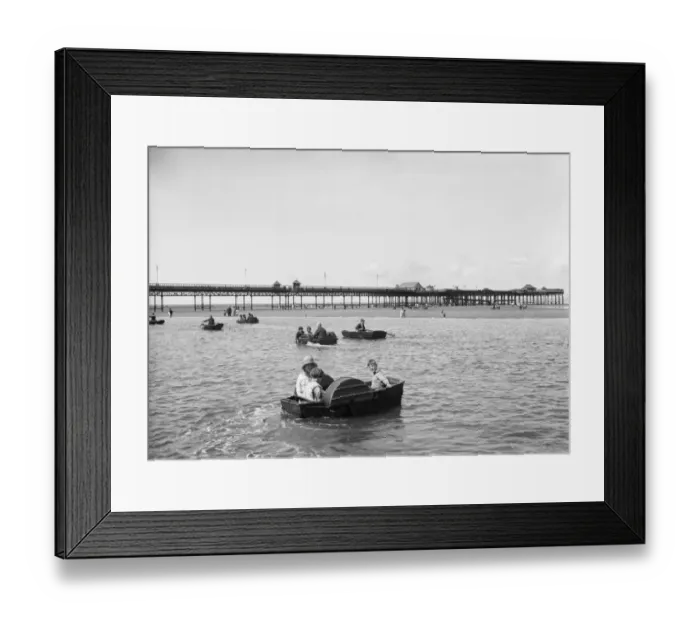 Framed Print : Boating WSA01_01_07979 Framed Print : Boating WSA01_01_07979