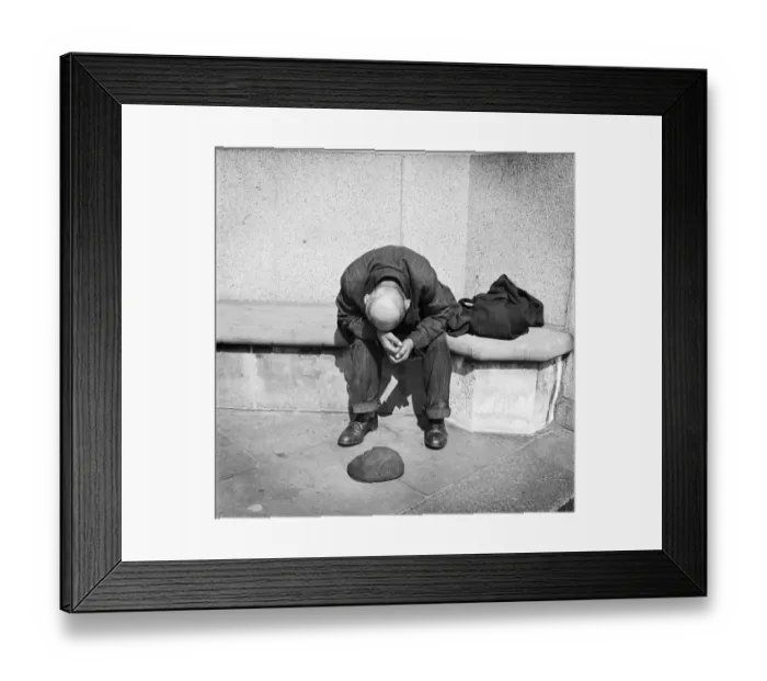 Framed Print : Man leaning forward a054035