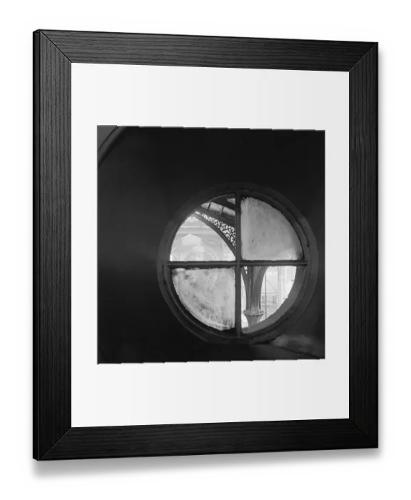 Framed Print : Circular window at Liverpool Street Station a061687