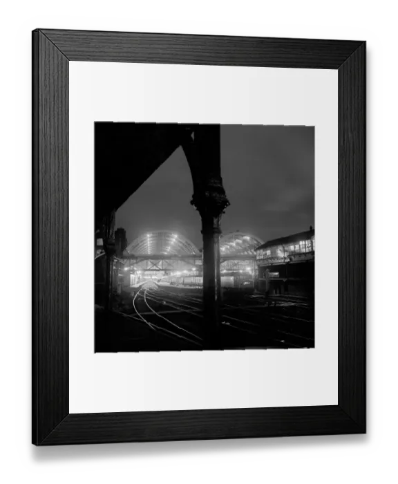 Framed Print : Kings Cross Station a062818
