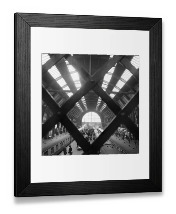 Framed Print : Kings Cross Station a062852