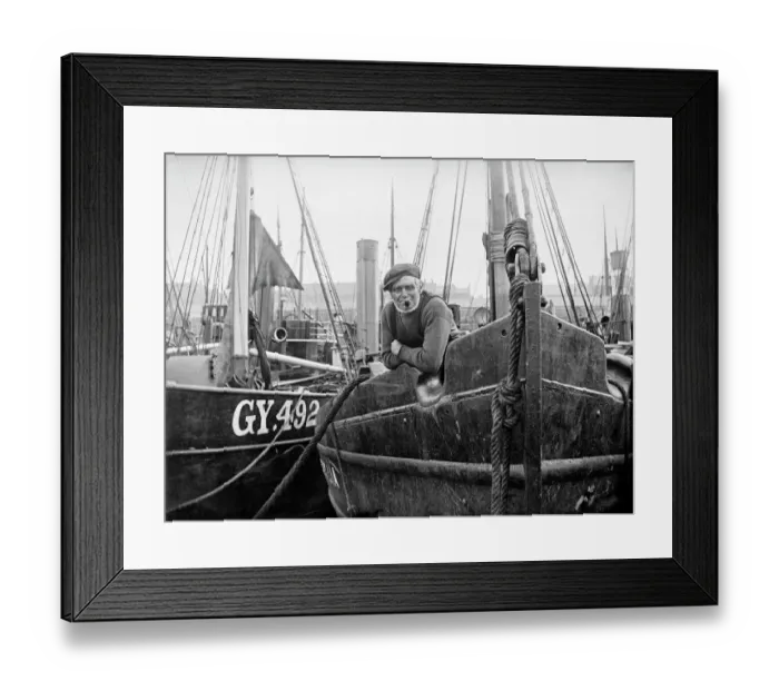 Framed Print : Grimsby Crewmaster a97_05729