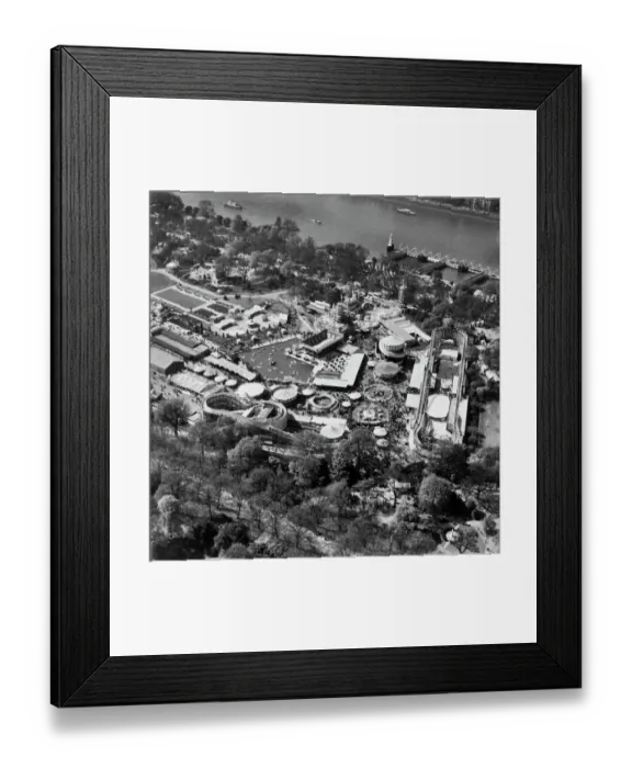 Framed Print : Pleasure Gardens EAW035839