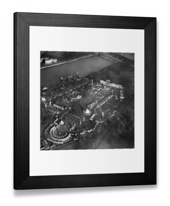 Framed Print : Pleasure Gardens EAW048055