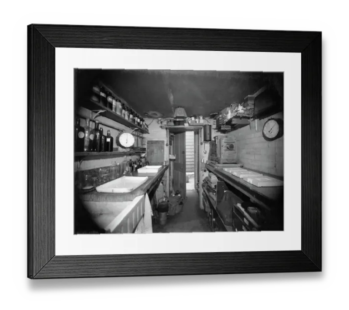 Framed Print : Darkroom CC025397
