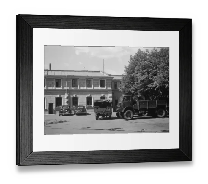 Framed Print : Embassy in Moscow P_D00014_044