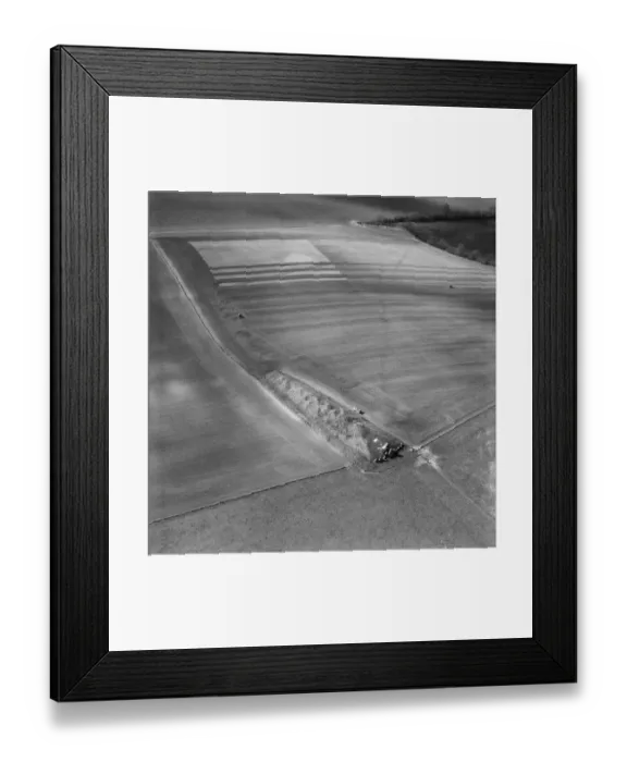 Framed Print : West Kennet Long Barrow EAW169451