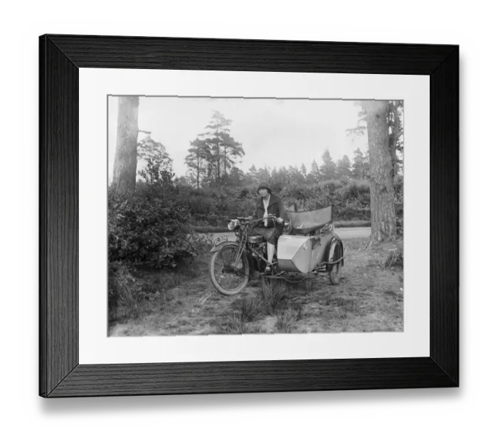 Framed Print : Motorcycling EGP_22663_008
